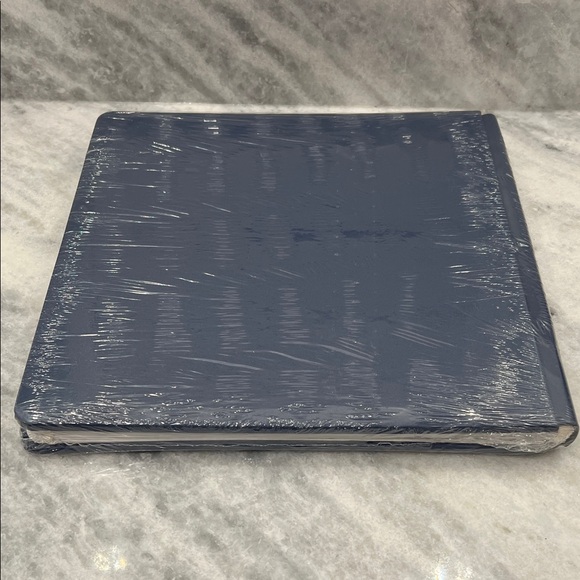 Creative Memories 12x12 Glory Album - Blue with Flag - Picture 2 of 3